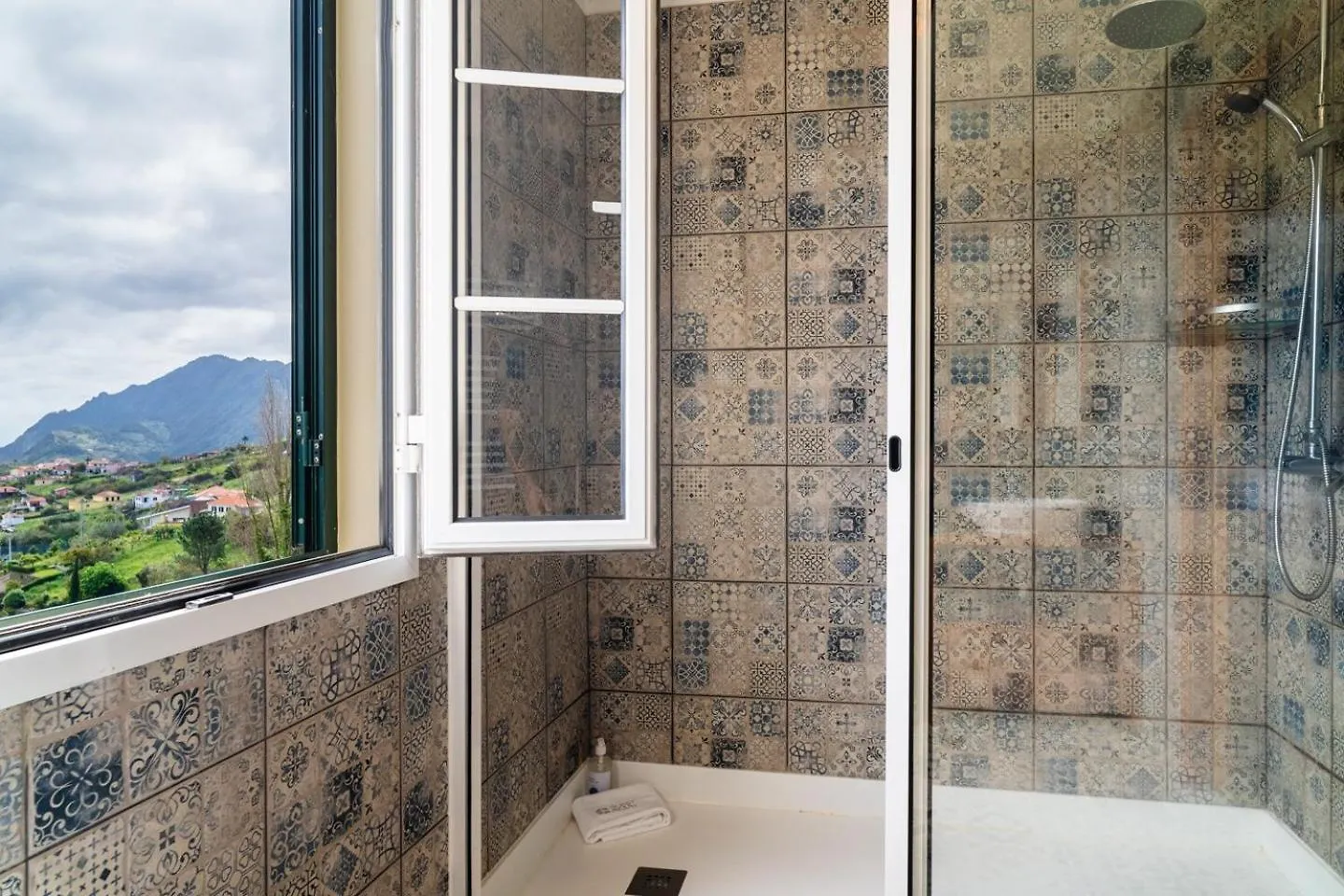 בית הארחה מלון פורטו דה קרוז Guestready - Rustic Charm In Peaceful Madeira